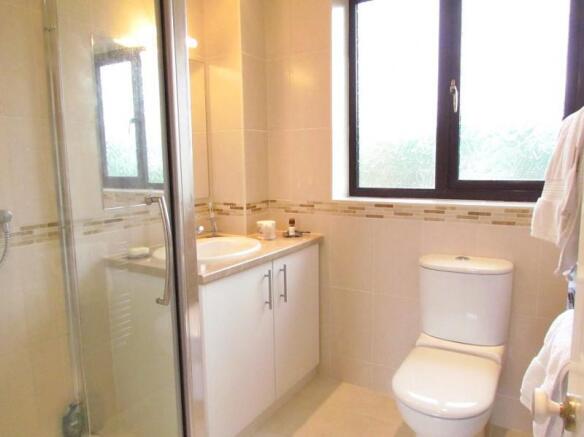 en-suite shower room