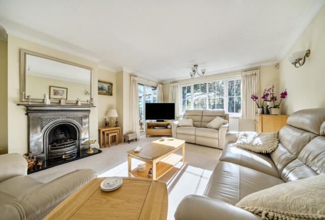 1371251-3-68f8c90...