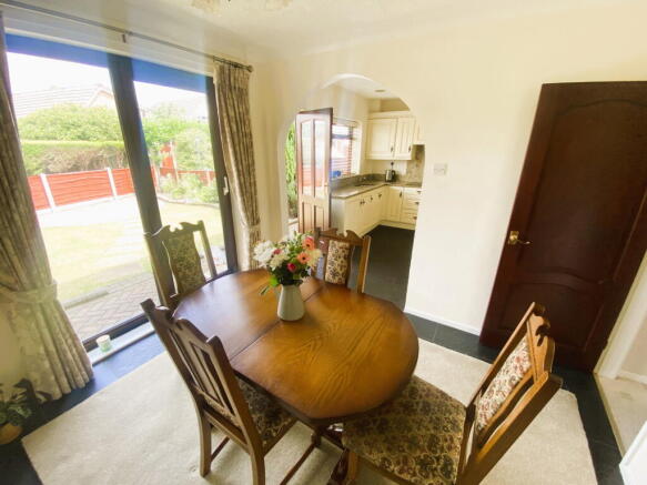 2 bed Semi-Detached Bungalow for sale Image 7