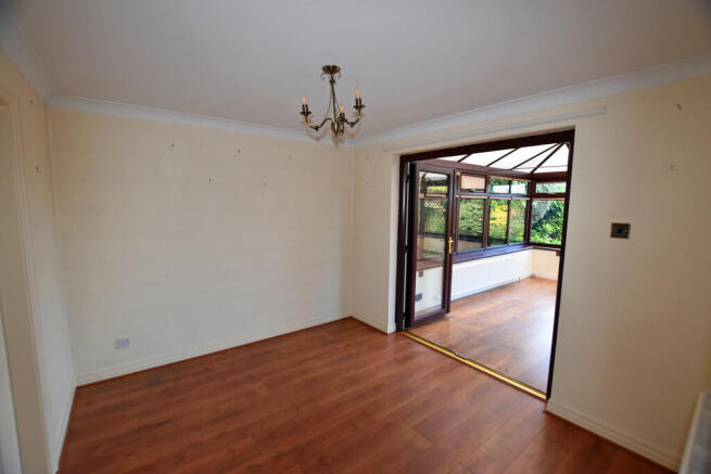 4 bed Detached to rent Image 4