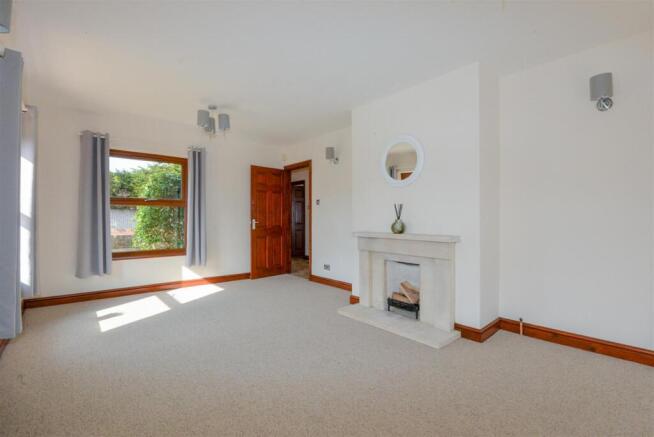 Living Room 2.jpg