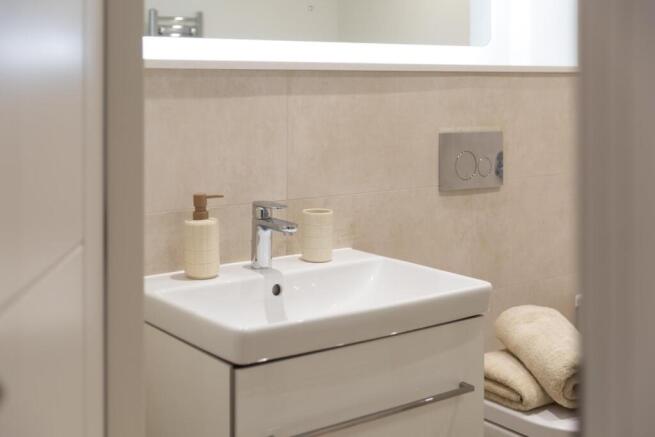 2 bed Apartment for sale Image 11
