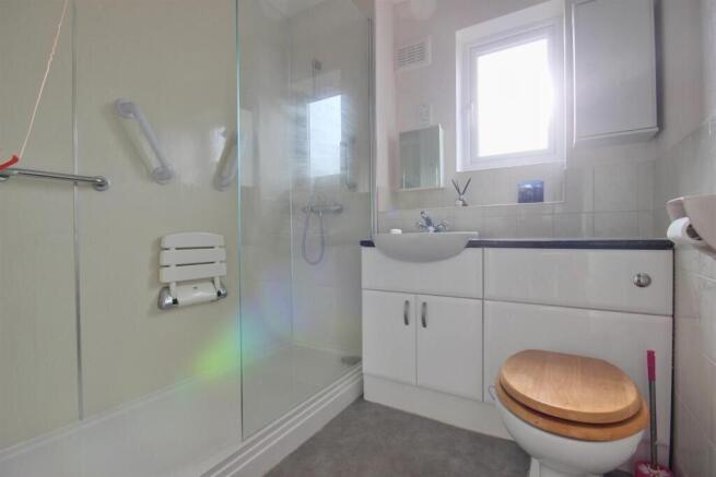 2 bed Retirement Property for sale Image 6