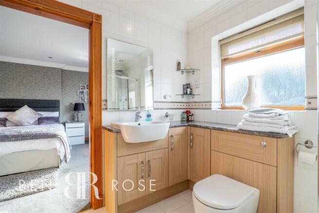 Jack & Jill Ensuite