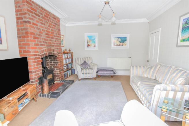 BAY FRONTED LOUNGE