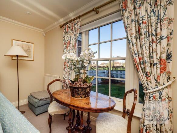 Lounge Front Outlook