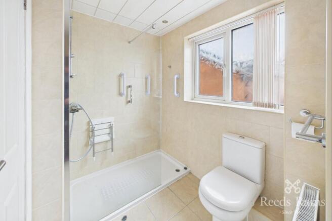 4 bed Detached for sale Image 10