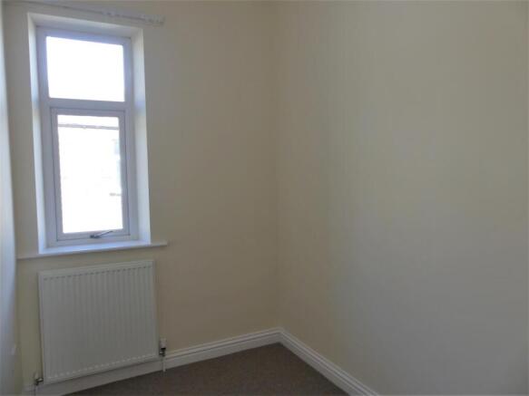 3 bed Terraced to rent Image 9