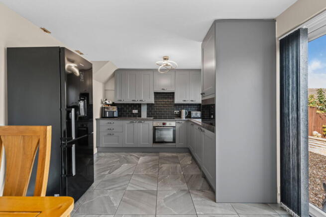 3 bed Semi-Detached for sale Image 4