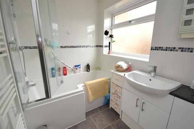 Bathroom (15).jpg