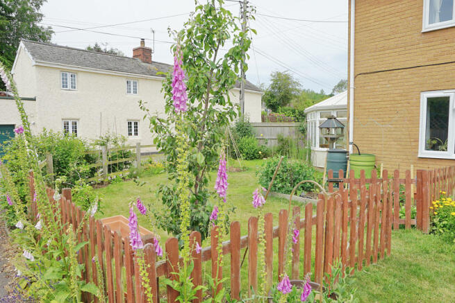Photo 10