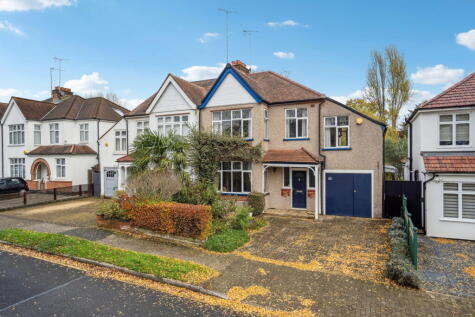 Barrow Point Avenue, Pinner, HA5