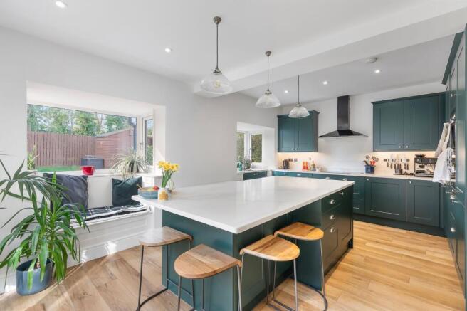5 bed Semi-Detached for sale Image 5