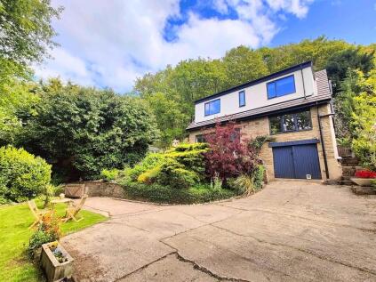 25 Sutcliffe Wood Lane, Hipperholme, HX3 8PS