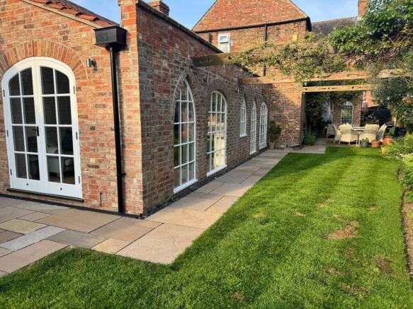 Garden, 12 High Street, Stilton
