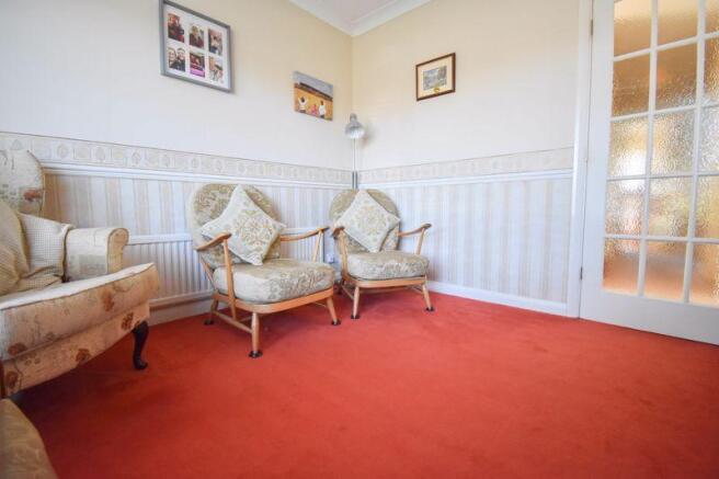 Bedroom/Sittin...