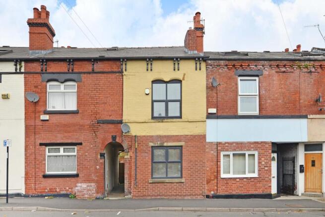 4 bed House to rent Image 12