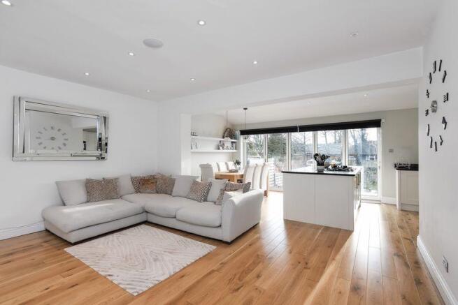 Open plan livi...