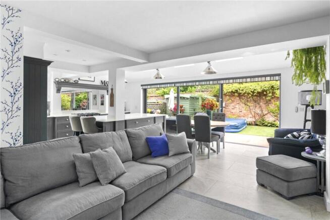 4 bed Semi-Detached for sale Image 10