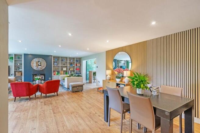 Dining/sitting room