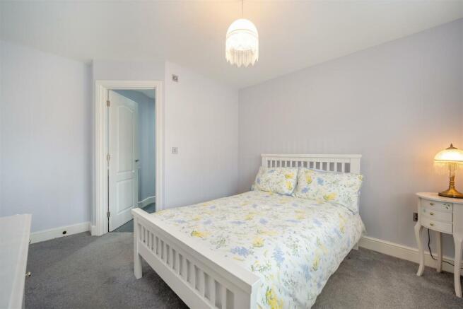 8587310-interior37.jpg