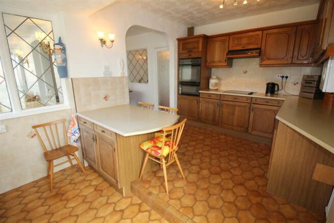 Poulton Avenue, 44, kitchen.JPG