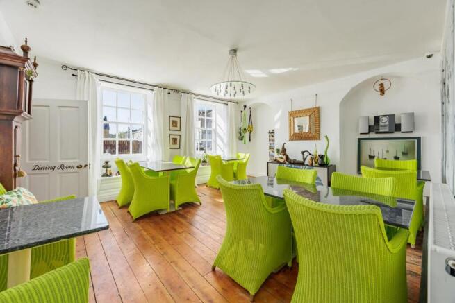 7 bed House for sale Image 6