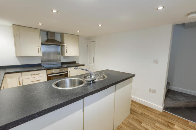 1 bed Terraced to rent Image 5