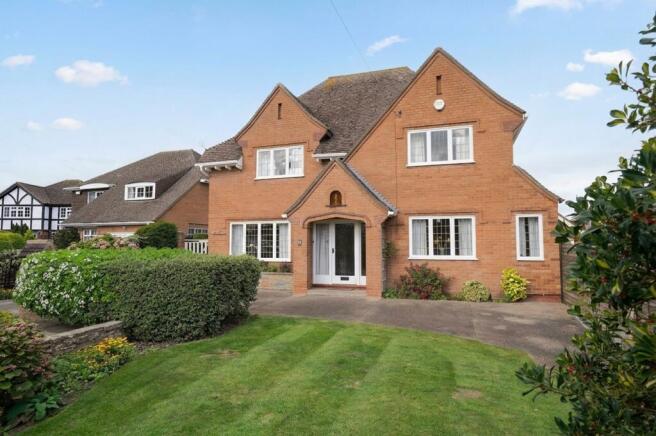 4-bed detached on St. Mary's Close, Grimsby, DN32, £425,000