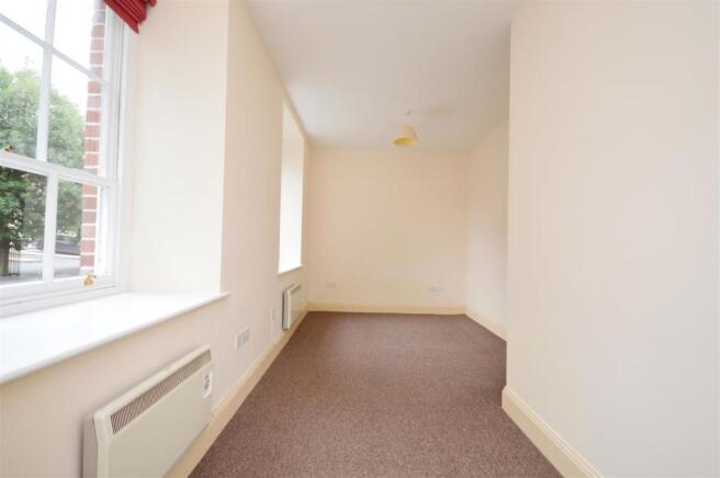 Bedroom 1 Nightingale.JPG