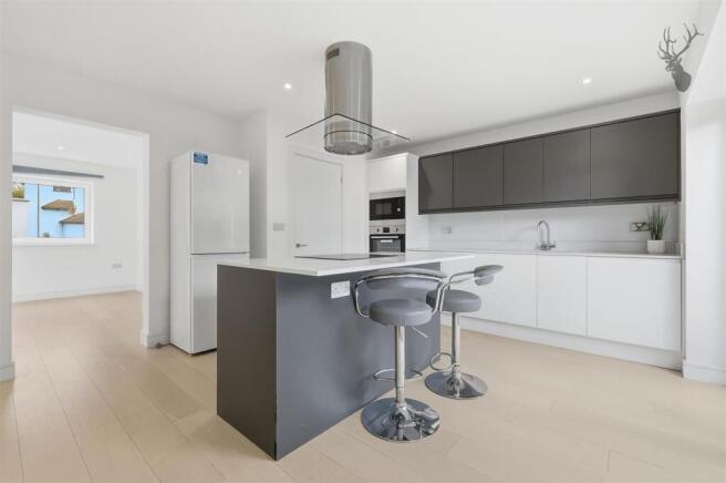 Roding Lane, Buckhurst Hill, IG9 photo 4