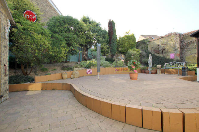 Photo 12