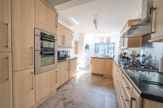 4 bed Semi-Detached for sale Image 4