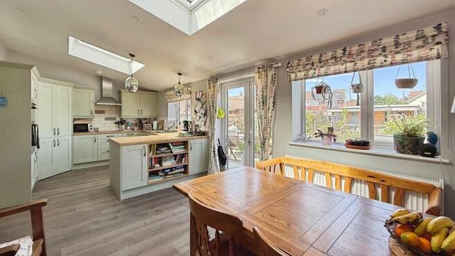 Kitchen/dining ro...
