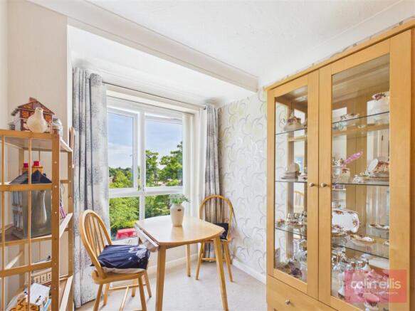 1 bed Flat for sale Image 5