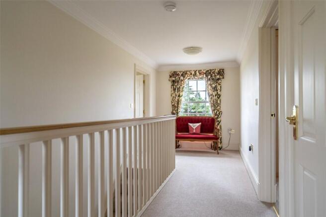 4 bed Detached for sale Image 11