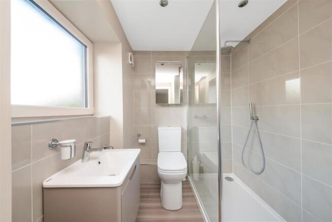 HOUSE SHOWER ROOM