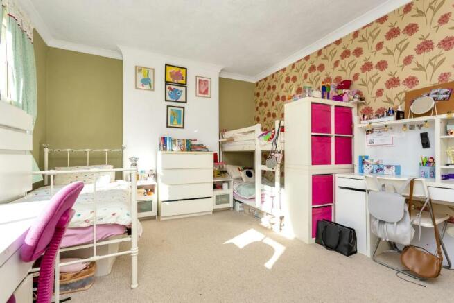 2nd Photo of Bed 1
