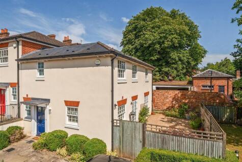 Hulbert Gate, Shute End, Wokingham, Berkshire, RG40 1BS