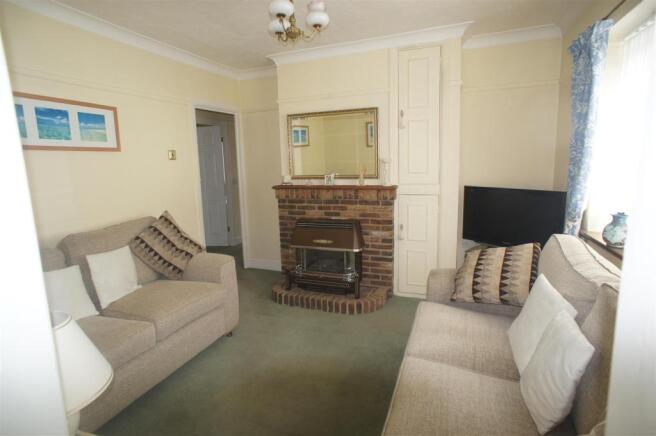 DINING ROOM/LOUNGE