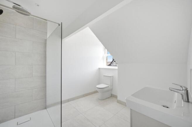 3 bed Apartment for sale Image 8