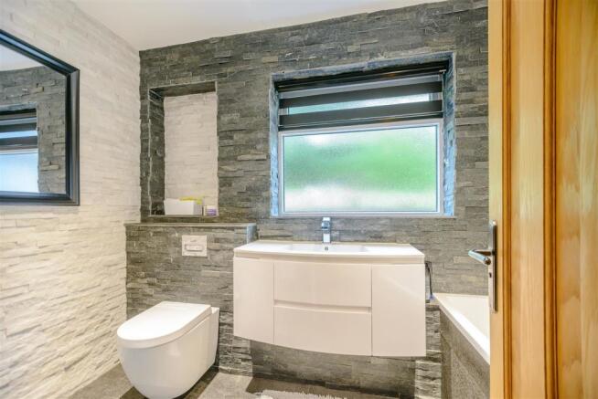 8401581-interior14.jpg