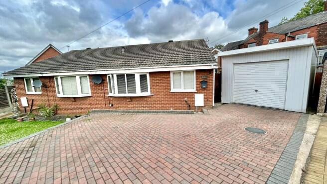 2 bed Semi-Detached Bungalow for sale Image 12