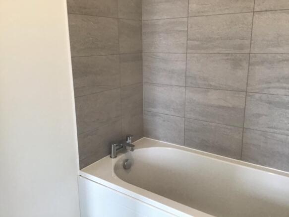 2 bed Town House to rent Image 9