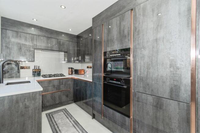 3 bed Detached for sale Image 4