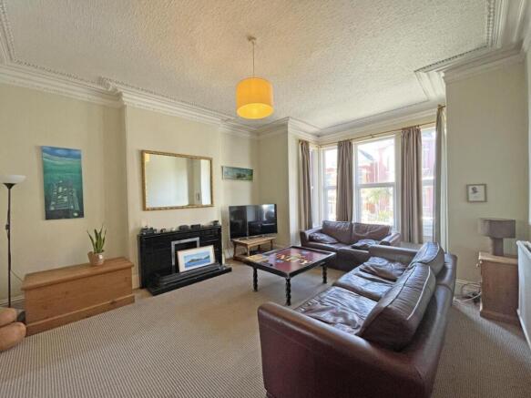 Beechwood Avenue 26 - GFF Lounge 2.jpg
