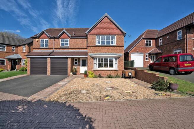 Brisbane Way, Cannock, WS122GR-32.jpg