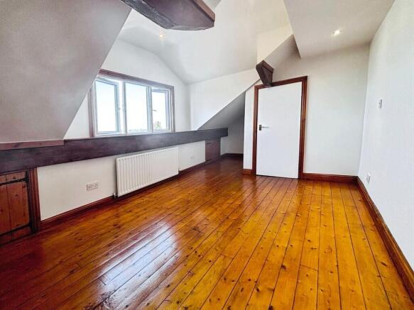 3 bed Terraced to rent Image 8