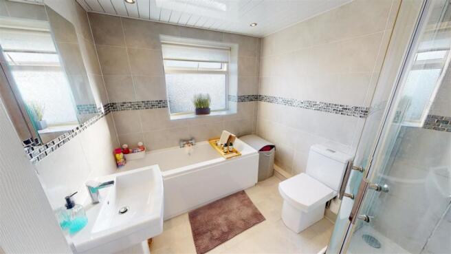 Greenhill Crescent Bathroom