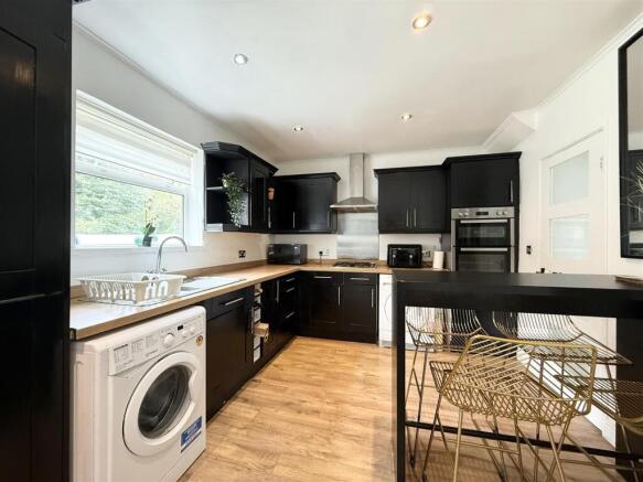 3 bed Terraced for sale Image 8